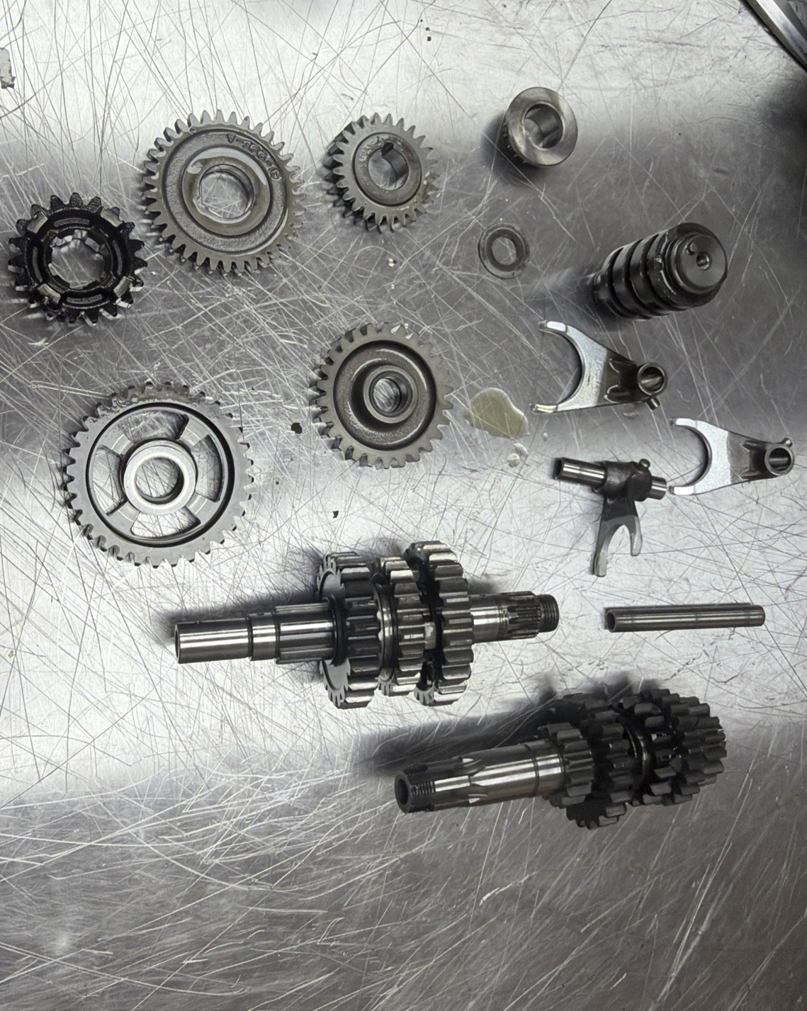 2000-2005  SUZUKI DRZ400E OEM TRANSMISSION INPUT & OUTPUT SHAFT GEARS GEAR BOX