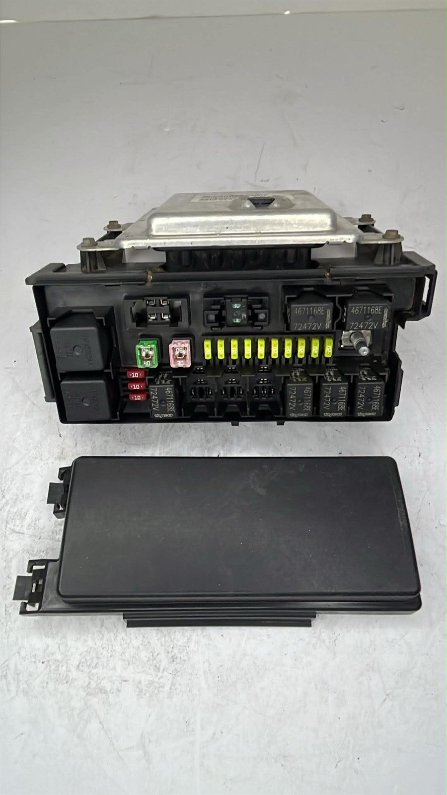 04-06 Dodge Durango TIPM Fuse Box FCM 04692112AD P04692024AF 04-06 Dodge Durango TIPM Fuse Box FCM 04692112AD P04692024AF