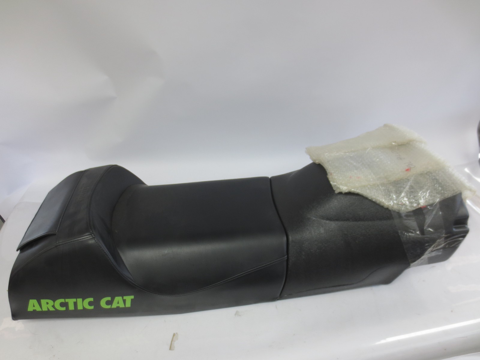 NEW Genuine Arctic Cat OEM '99 Powder Special Seat w/ Tank RARE NOS 0718-742 NEW Genuine Arctic Cat OEM '99 Powder Special Seat w/ Tank RARE NOS 0718-742