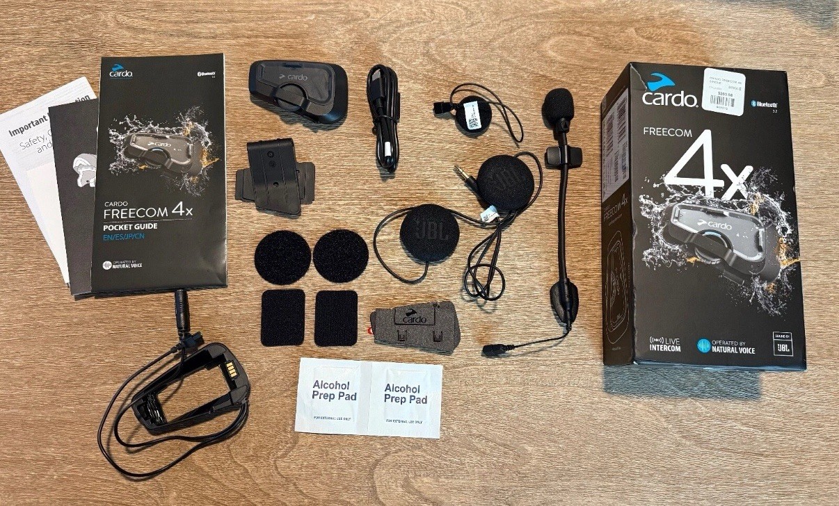 Cardo Freecom 4x Single Headset Bluetooth with JBL speakers Cardo Freecom 4x Single Headset Bluetooth with JBL speakers