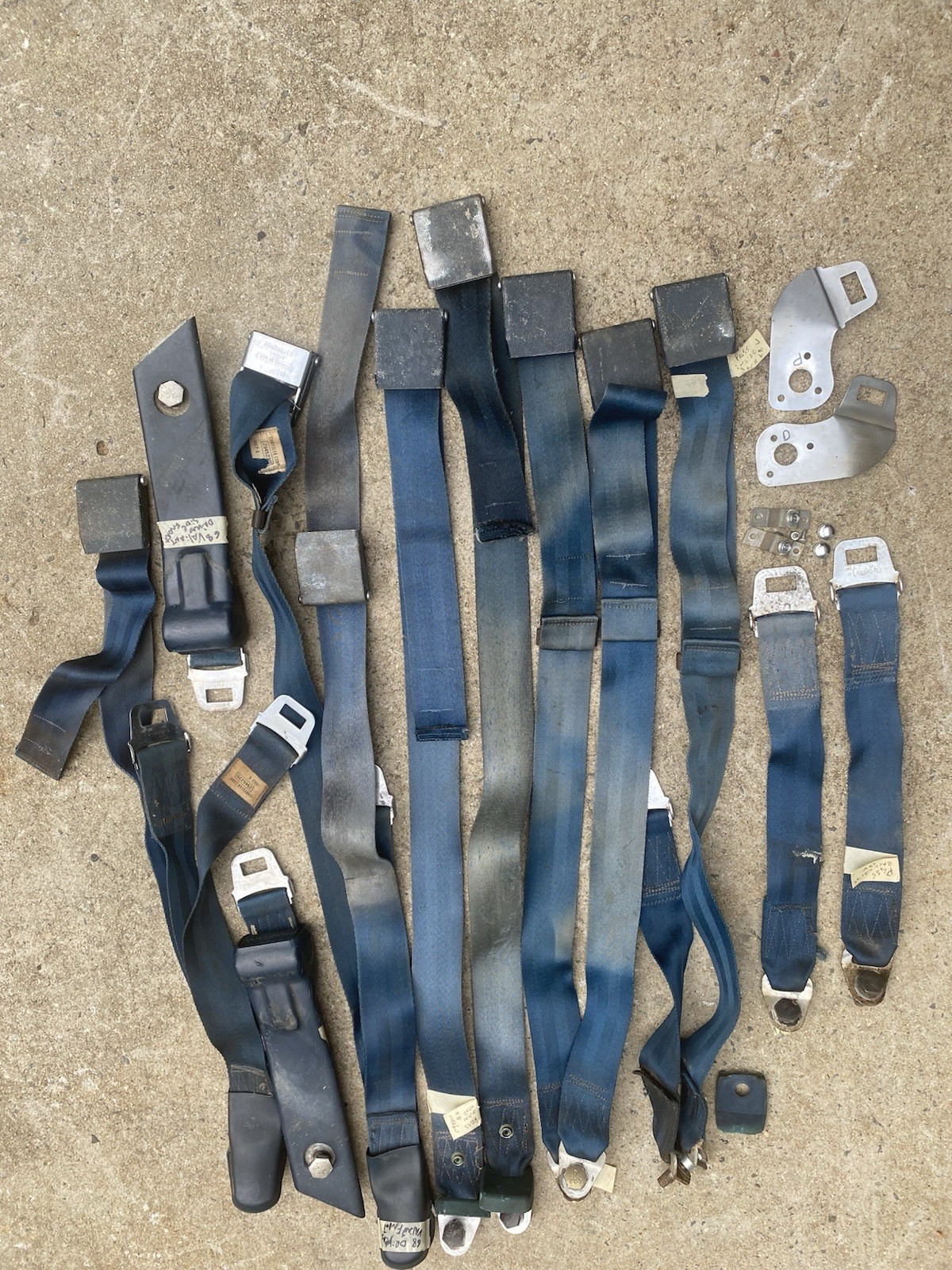 Mopar 1968 PLYMOUTH VALIANT BLUE SEAT BELTS  2945220 A-BODY  SHIPS Free 
