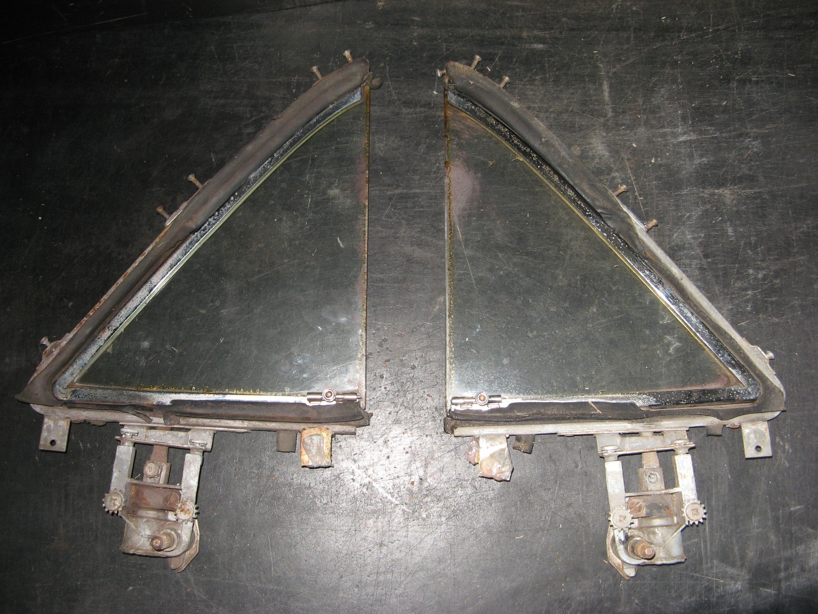 1948 1949 BUICK FRONT WING VENT WINDOW PAIR w REGULATORS vtg oem OLDS CADILLAC 1948 1949 BUICK FRONT WING VENT WINDOW PAIR w REGULATORS vtg oem OLDS CADILLAC