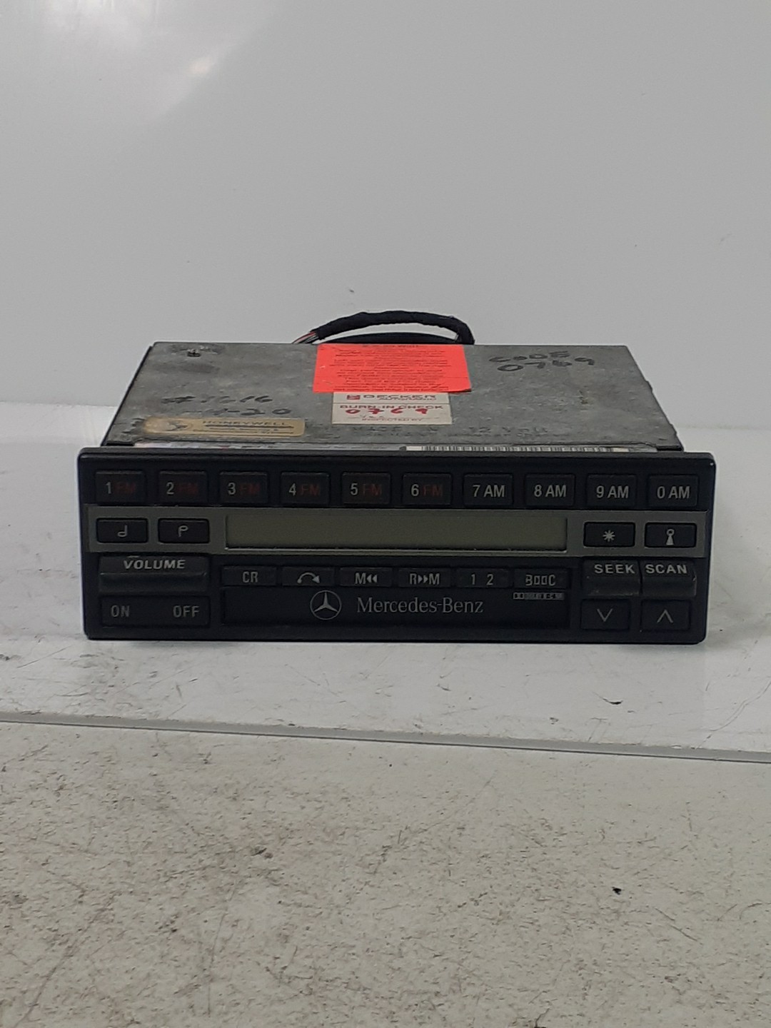1986-91 MERCEDES 560SEL Becker Grand Prix Radio Cassette Head Unit OEM 1986-91 MERCEDES 560SEL Becker Grand Prix Radio Cassette Head Unit OEM