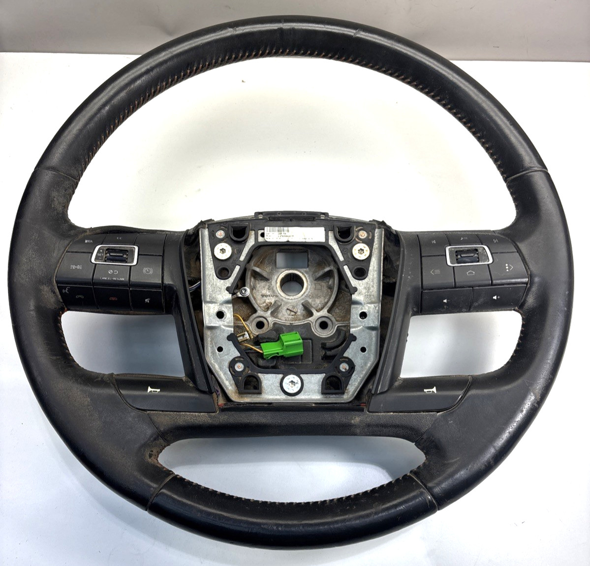 2018-2024 VOLVO VNL 760 DRIVER STEERING WHEEL 23691926 2018-2024 VOLVO VNL 760 DRIVER STEERING WHEEL 23691926