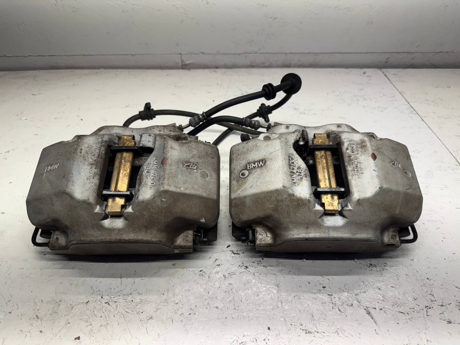 2017 BMW 530e G30 Front Brake Calipers Left Right Pair OEM 