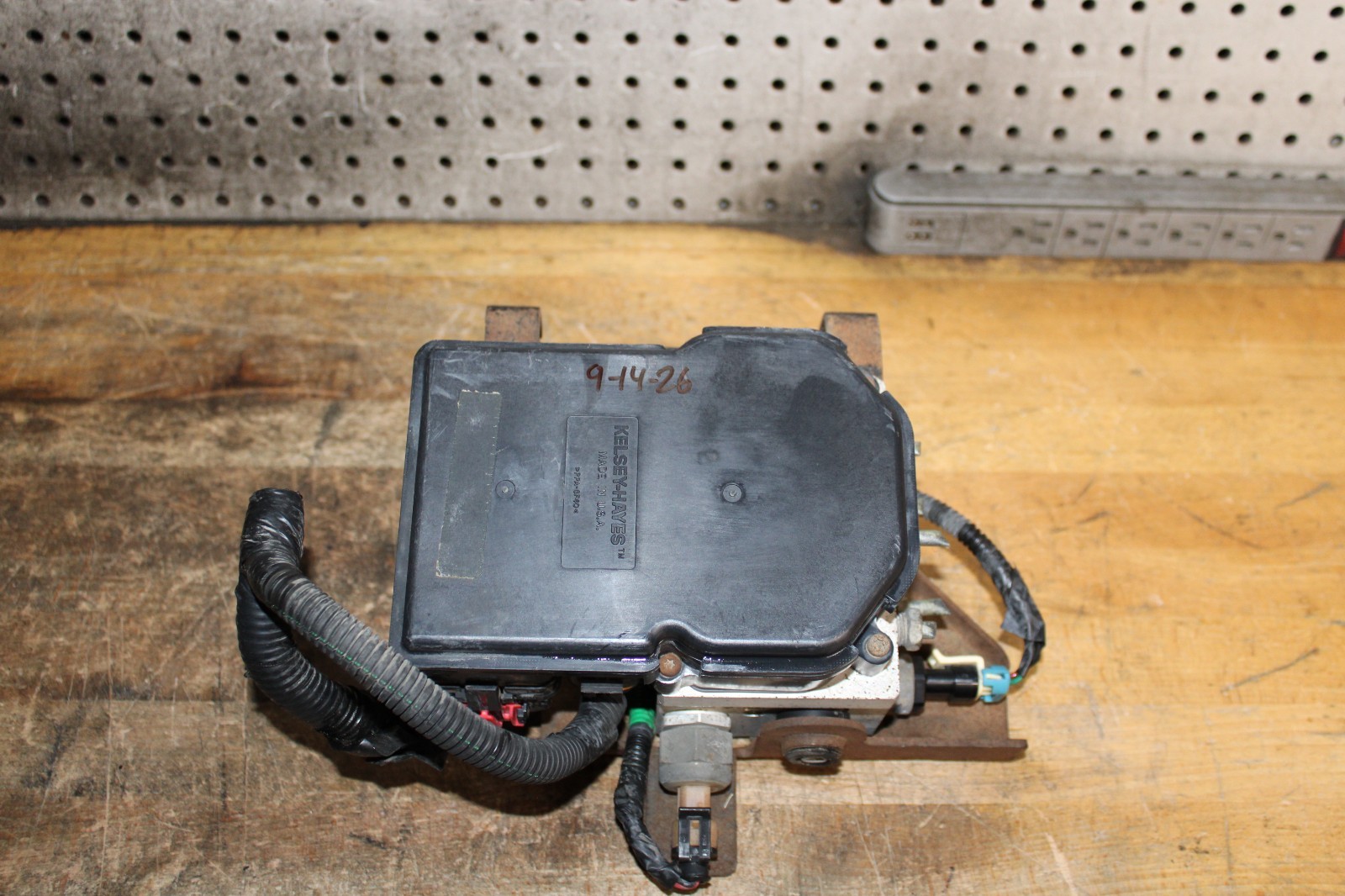 2002 CADILLAC ESCALADE ACTIVE BRAKE ABS PUMP JL4 AWD COMPLETE