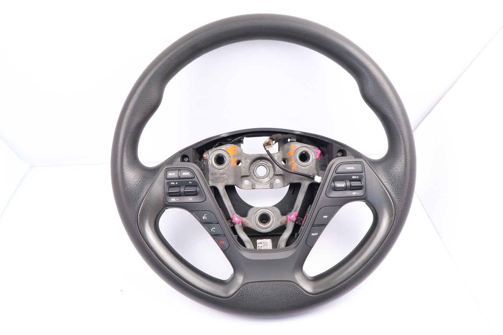 2014-2018 KIA FORTE DRIVER STEERING WHEEL W/AUDIO CRUISE CONTROL SWITCH OEM 2014-2018 KIA FORTE DRIVER STEERING WHEEL W/AUDIO CRUISE CONTROL SWITCH OEM