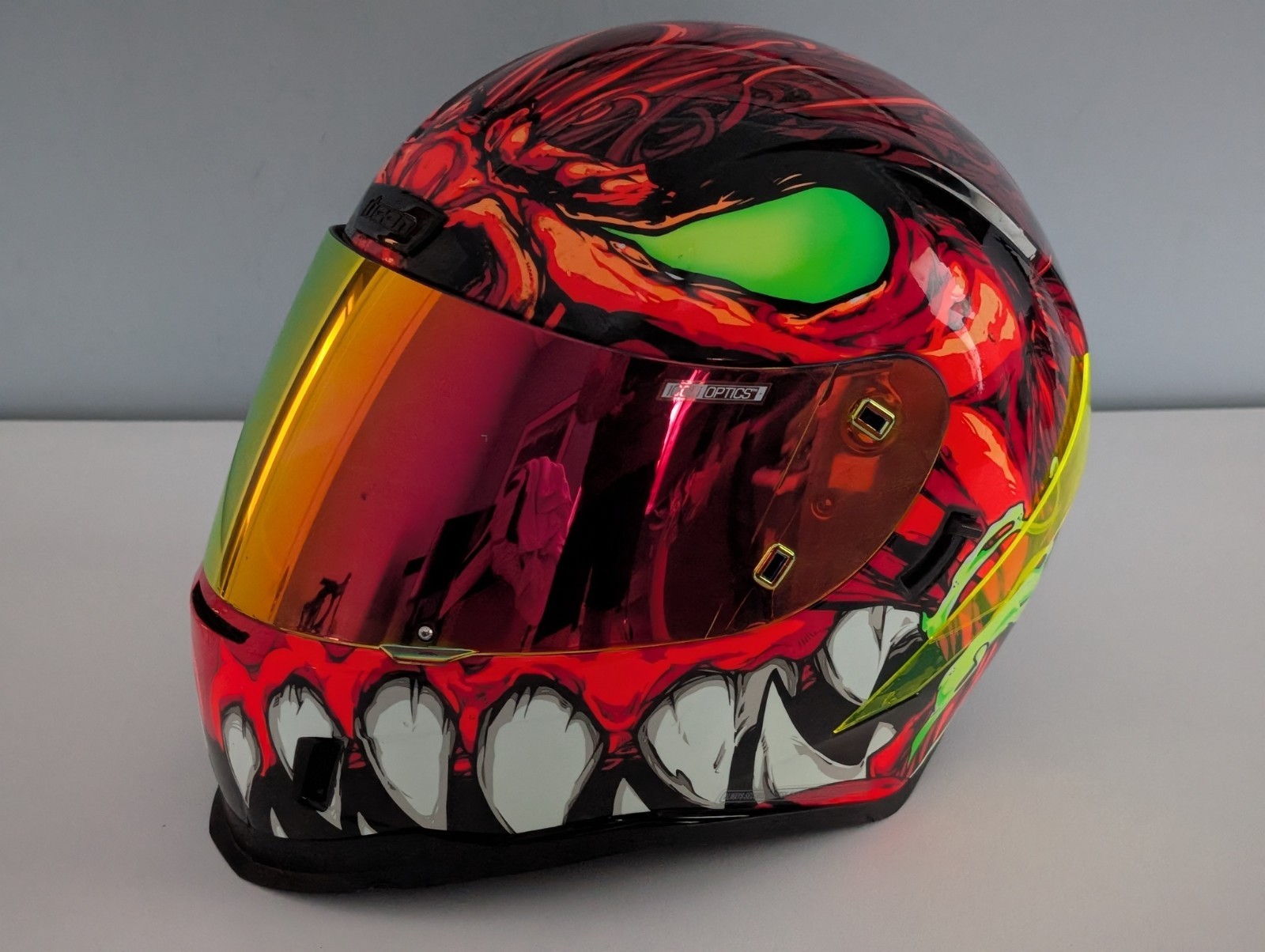 Icon Airform Manik\'R Motocycle Helmet Full Face w Sun Visor - Large Icon Airform Manik\'R Motocycle Helmet Full Face w Sun Visor - Large