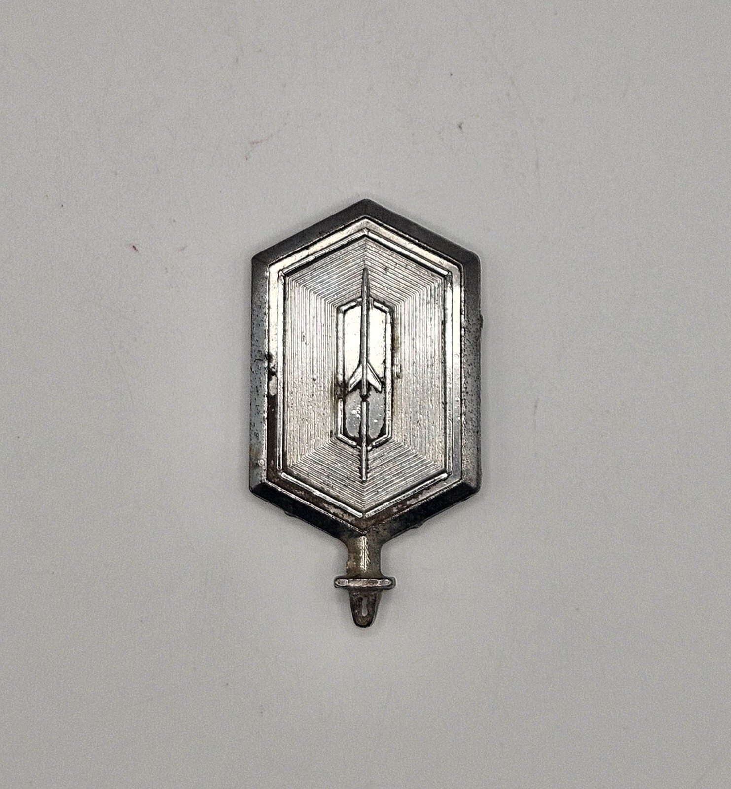 Vintage 1976 - 77 Oldsmobile Silver Hood Ornament Emblem Topper OEM