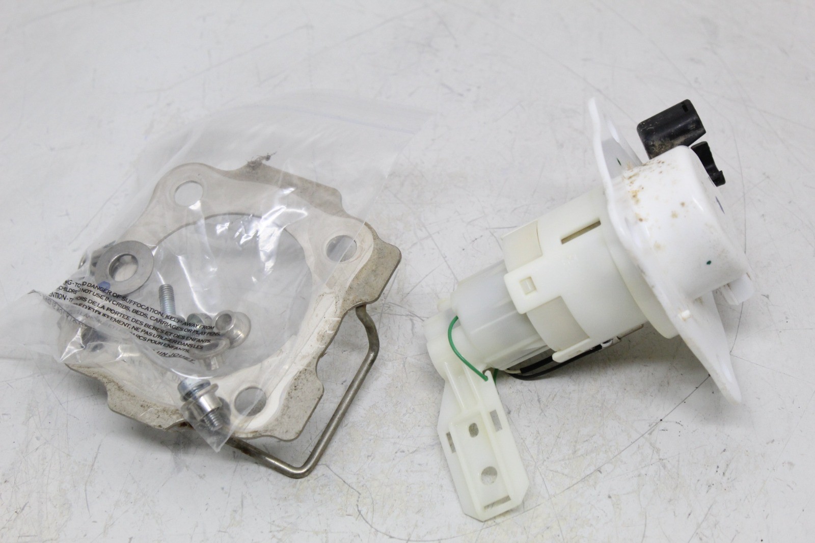 20-26 HONDA CRF110F OEM FUEL PUMP GAS PETROL SENDER UNIT