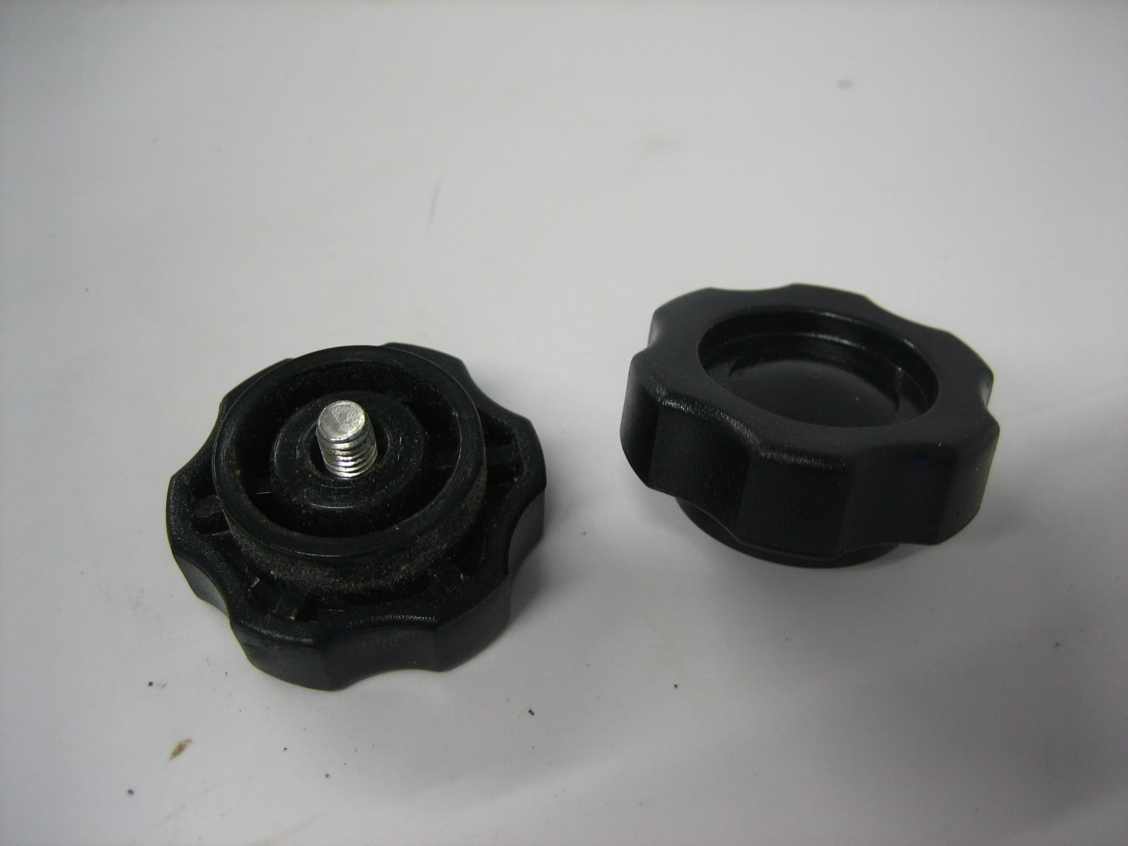 Icom IC-M120 IC-M125 IC-M127 IC-M700 IC-M700PRO - Set of 2 Mount Knobs