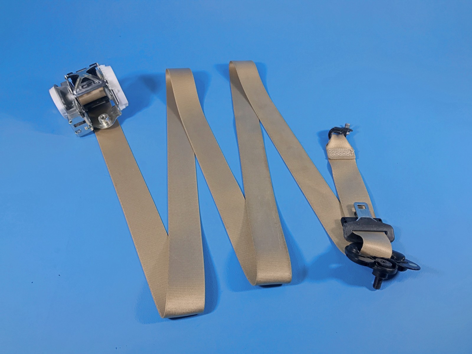12-20 BMW F30 F34 F36 GRAN COUPE FRONT LEFT DRIVER SEATBELT VENETO BEIGE 12-20 BMW F30 F34 F36 GRAN COUPE FRONT LEFT DRIVER SEATBELT VENETO BEIGE