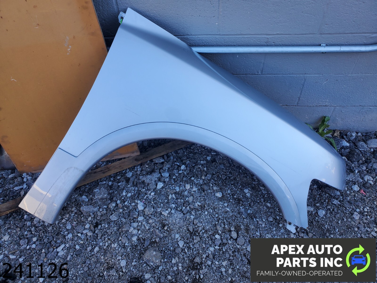 OEM 2004-2010 Infiniti QX56 5.6L Front Fender Right Passenger 841988