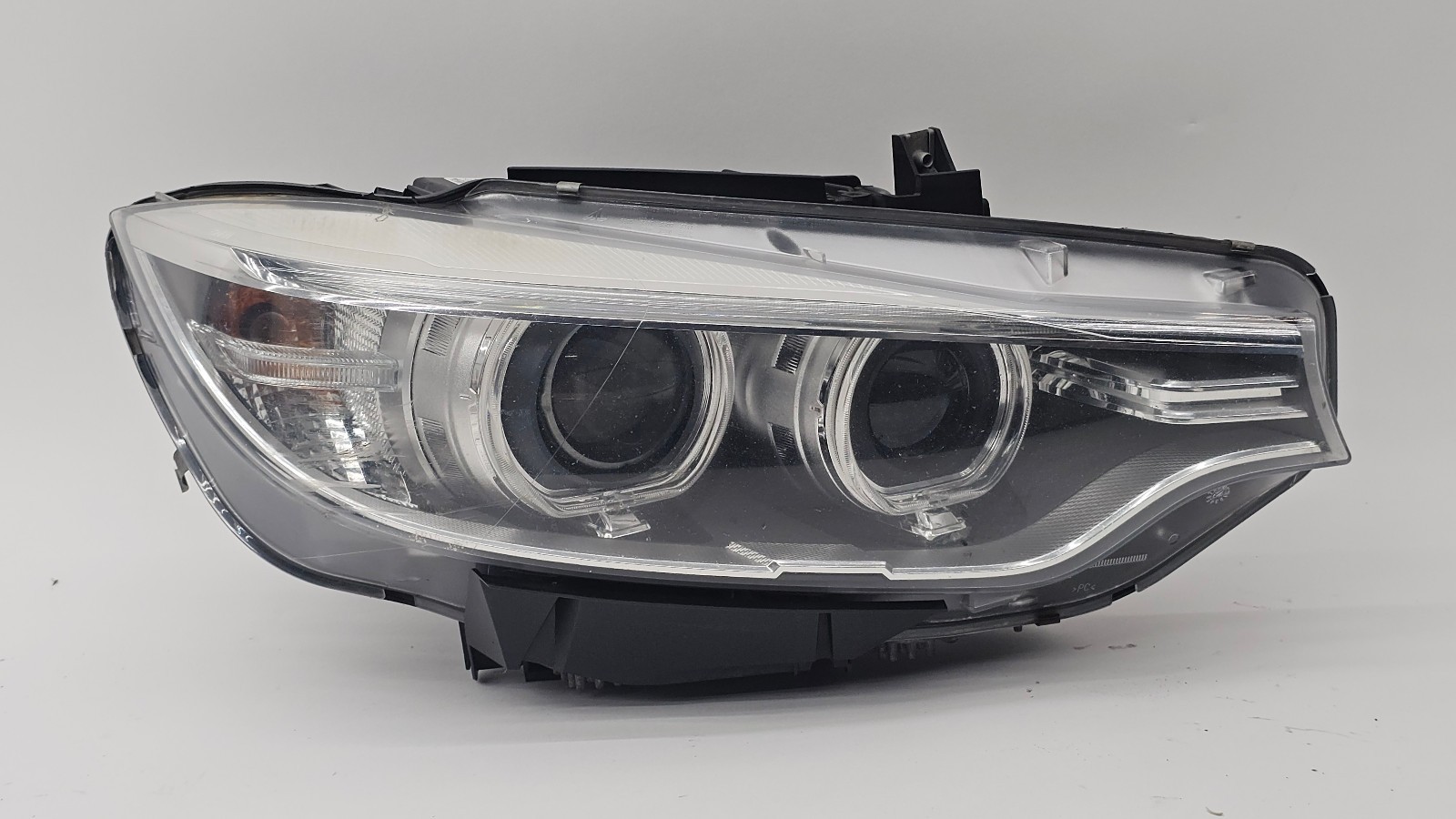 14-16 BMW F32 F33 F36 4-Series Right Passenger Side Xenon Headlight Complete OEM