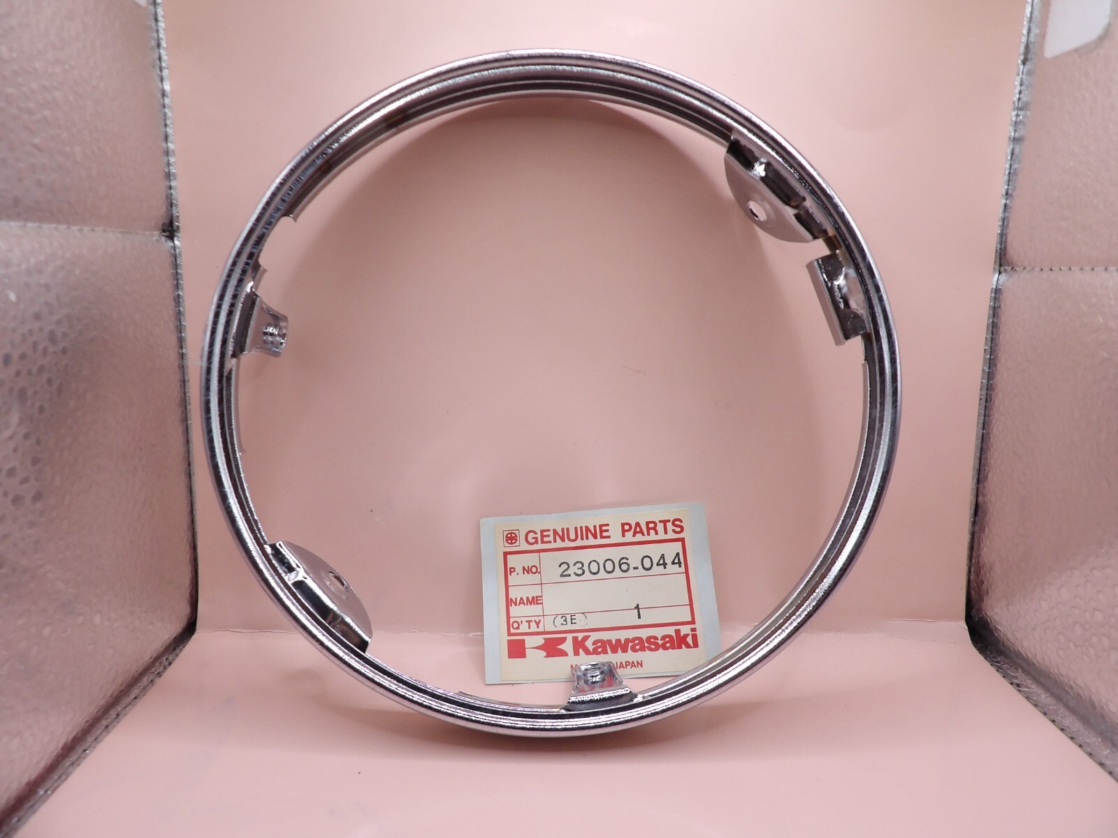 NOS Kawasaki KZ250 1981-1982 KZ305 KZ440 1987-88 Genuine Headlamp Rim 23006-044