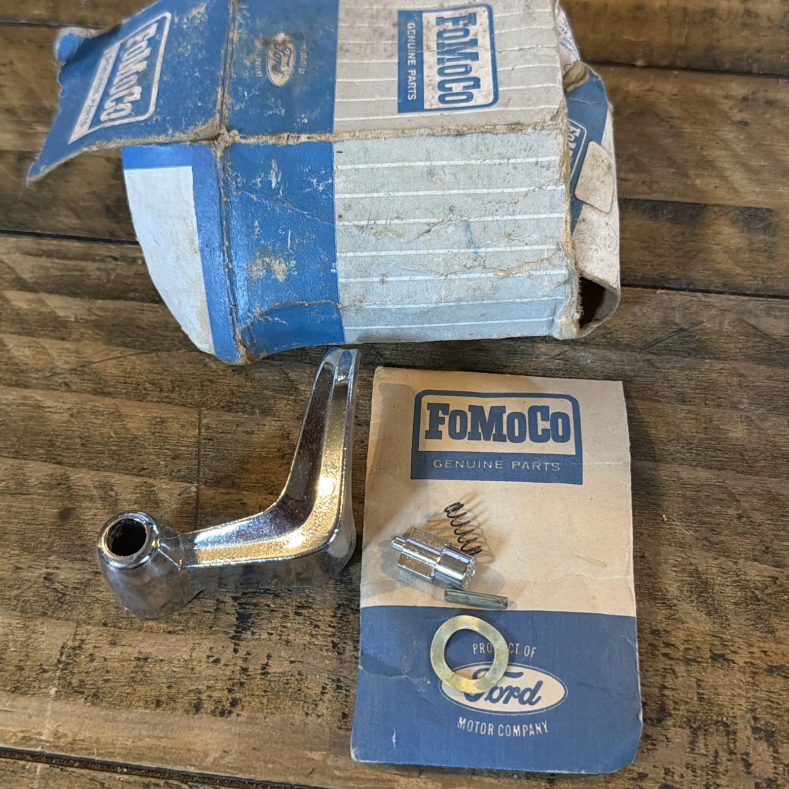 NOS OEM 1959 Ford Car LH Vent Wing Window Handle Galaxie Fairlane Station Wagon NOS OEM 1959 Ford Car LH Vent Wing Window Handle Galaxie Fairlane Station Wagon