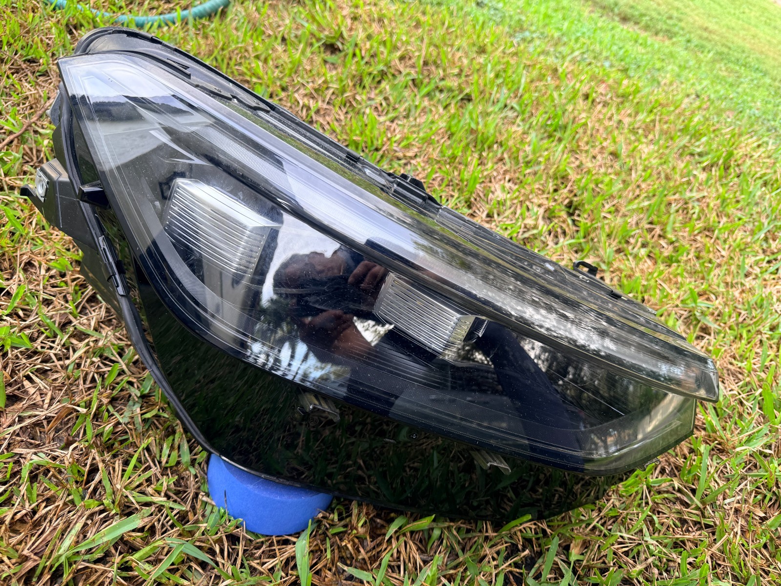 2025 2026 Volkswagen Tiguan  Headlight 57N941082B RIGHT OEM