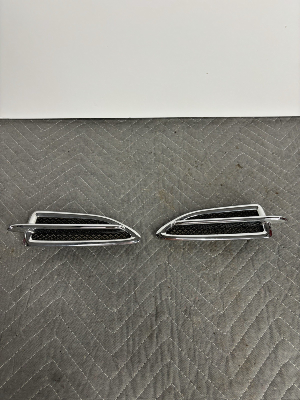 13-19 Ford Escape Fender Emblems 13-19 Ford Escape Fender Emblems
