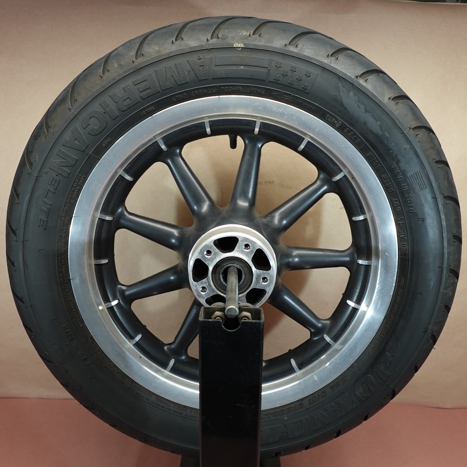 07-12 Harley Davidson FLHTCUI Electra Glide Ultra FRONT DUNLOP TIRE RIM WHEEL