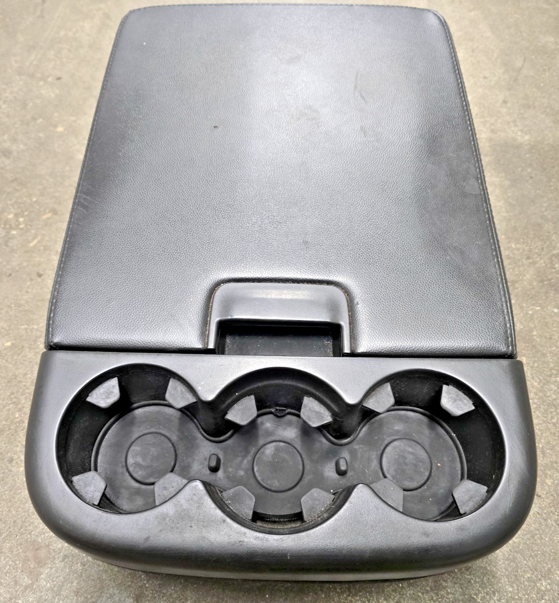 07-13 Chevy Silverado Sierra Jump Seat Arm Rest Armrest Center Console oem