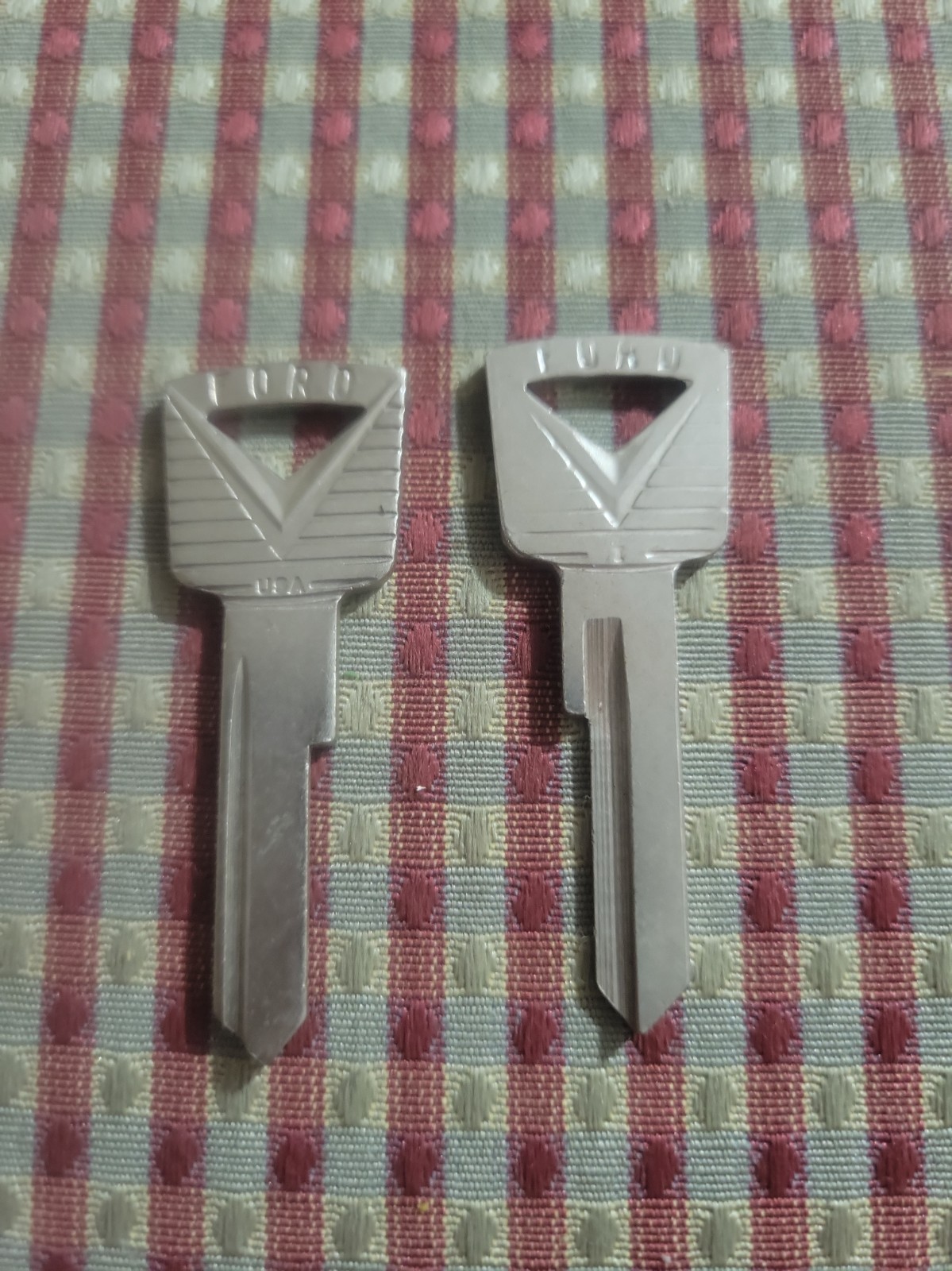 Vintage NOS Ford V8 Chevron Logo Automotive Key Blanks USA Uncut Pair (2) 1950s Vintage NOS Ford V8 Chevron Logo Automotive Key Blanks USA Uncut Pair (2) 1950s