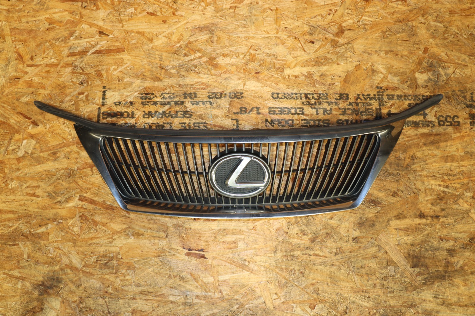 2010-2013 LEXUS IS250 Convertible 2Dr Front Front Bumper Grill OEM 2010-2013 LEXUS IS250 Convertible 2Dr Front Front Bumper Grill OEM