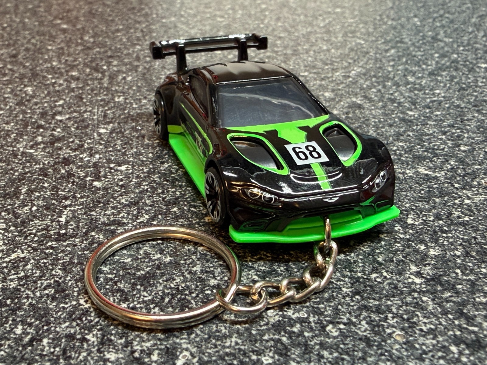 2024 Aston Martin Vantage Keychain Black Hot Wheels Matchbox GT3 2024 Aston Martin Vantage Keychain Black Hot Wheels Matchbox GT3