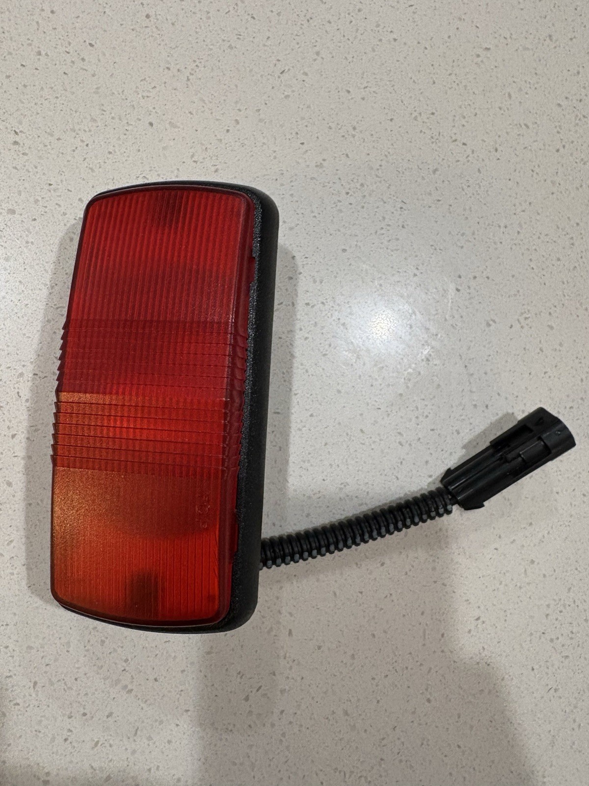 GRAKON GNI-4088-R Courtesy Lamp, Red, Semi, tractor, Truck 18 wheeler. Big Rig. GRAKON GNI-4088-R Courtesy Lamp, Red, Semi, tractor, Truck 18 wheeler. Big Rig.
