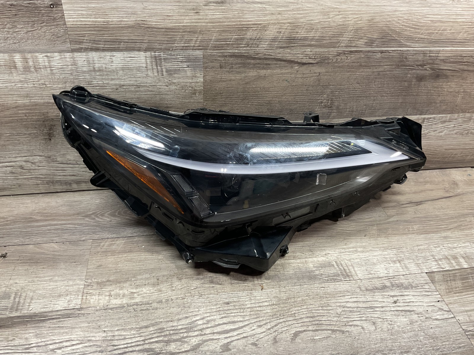 USED - 2022-2025 Lexus NX250 R Headlamp LED - OEM USED - 2022-2025 Lexus NX250 R Headlamp LED - OEM