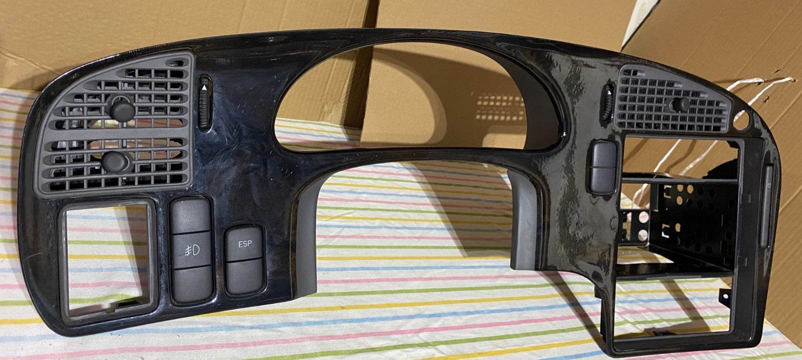 Dashboard Fascia Saab 9-5 2003, 2004, 2005 DARK WALNUT Dashboard Fascia Saab 9-5 2003, 2004, 2005 DARK WALNUT