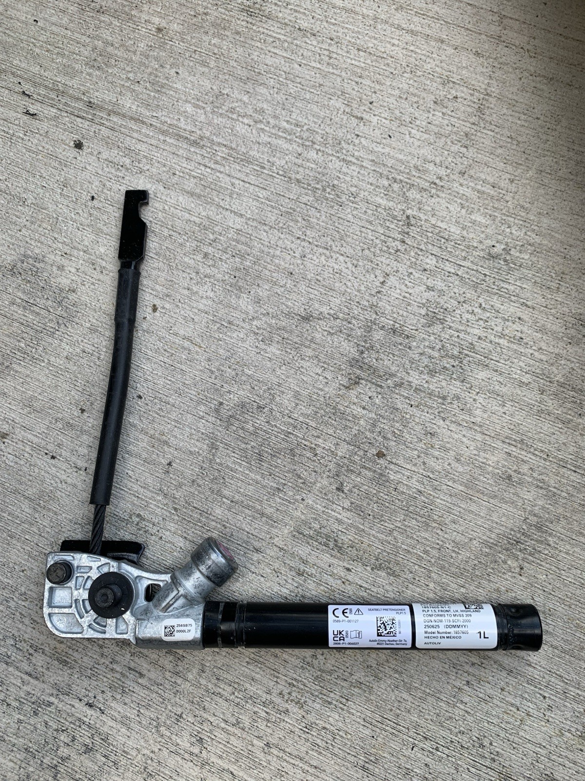 OEM 2024+ TESLA MODEL 3 Highland Front Left Seat Belt Pretensioner 1857605-N1-C OEM 2024+ TESLA MODEL 3 Highland Front Left Seat Belt Pretensioner 1857605-N1-C