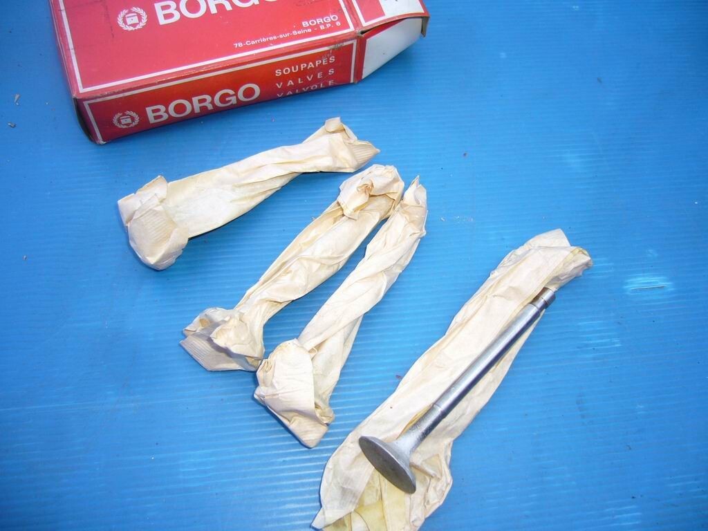 4 AElite Exhaust Valves For Simca Aronde Sport, Simca 8 And 9 Sport