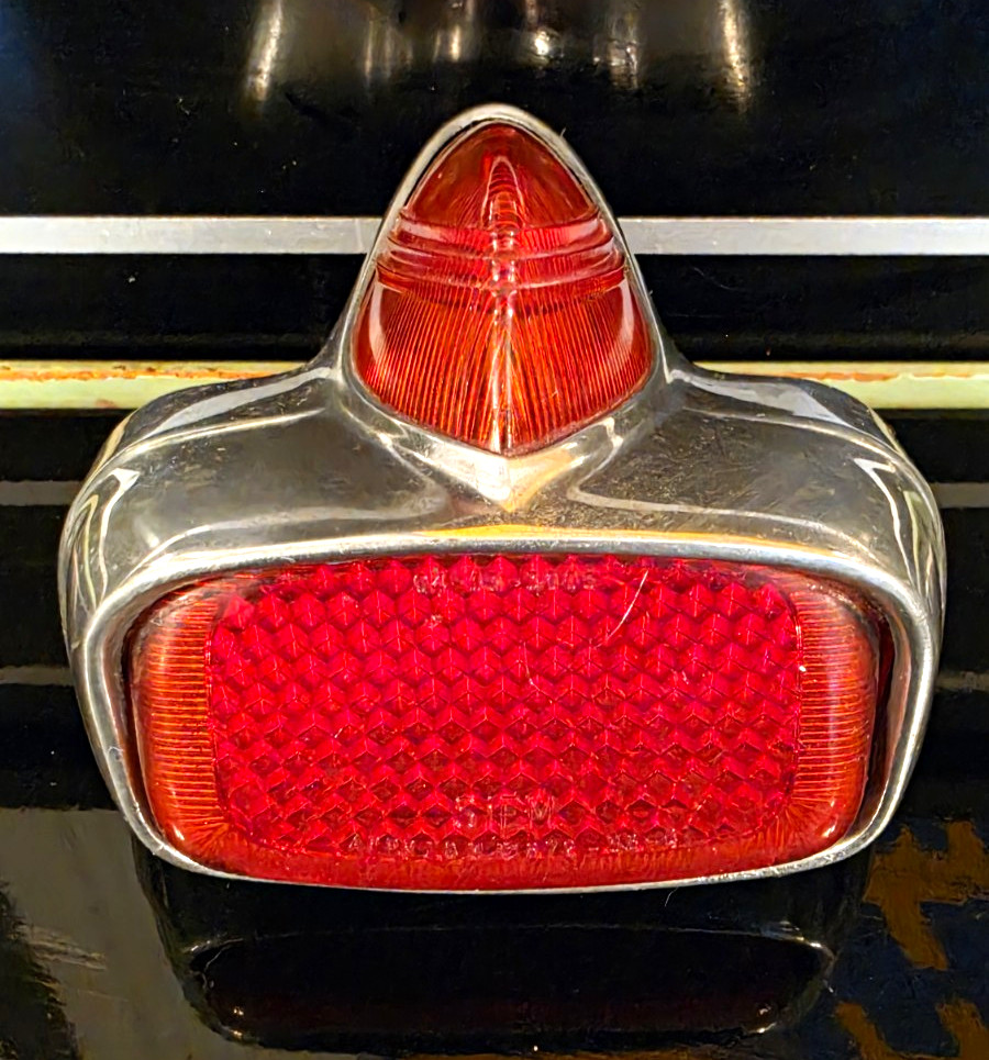 Original Vespa siem Taillight w/lens GS150 VBA Acorn Vintage Original Vespa siem Taillight w/lens GS150 VBA Acorn Vintage