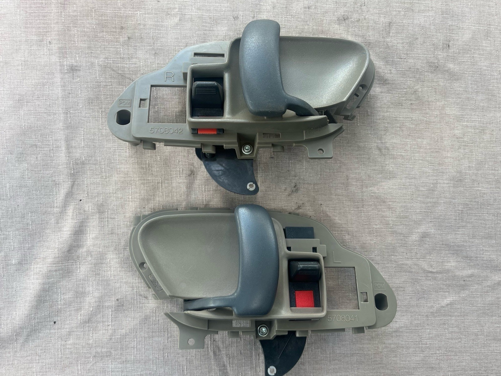 NOS 1995-1998 Chevy GMC K1500 Tahoe Yukon Door Handle L & R 5708041 5708042