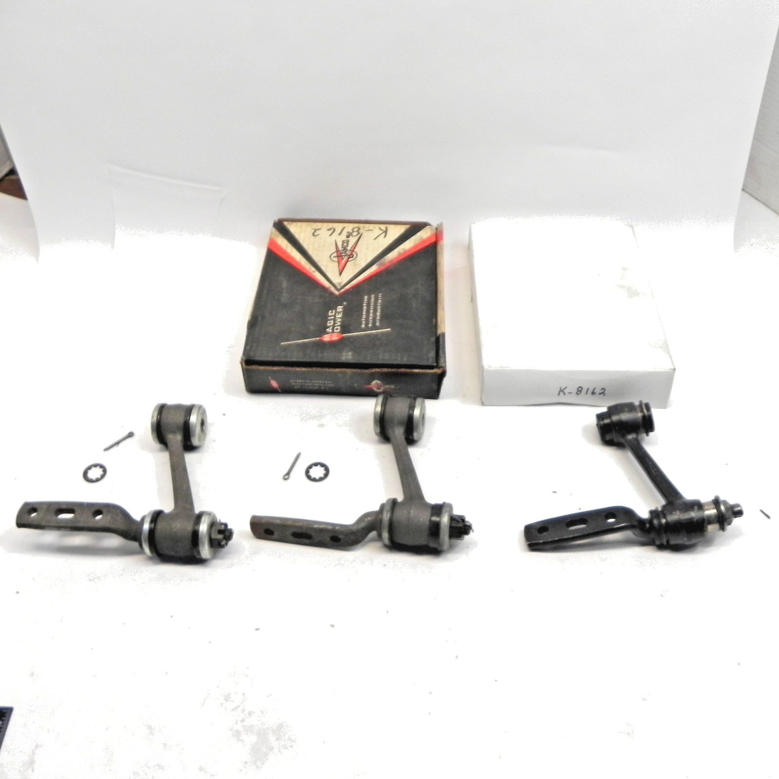 1967-1969 COMET, FAIRLANE 1967-1970 FALCON IDLER ARM w/ BRACKET LOT NORS #K8162 1967-1969 COMET, FAIRLANE 1967-1970 FALCON IDLER ARM w/ BRACKET LOT NORS #K8162