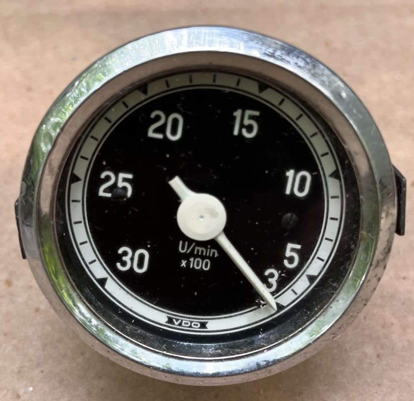 vintage vdo  U/min x 100 gauge untested