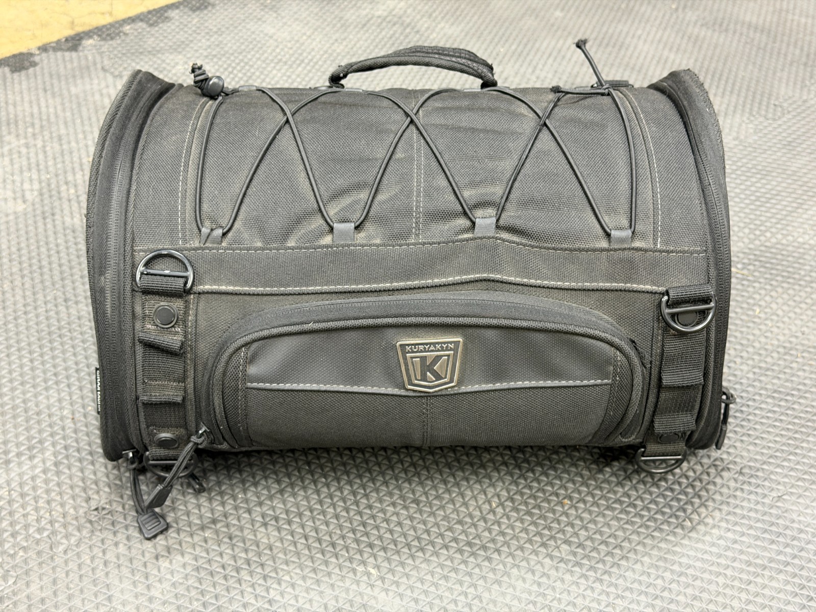 Kuryakyn Momentum Roll Bag Motorcycle Touring Black Kuryakyn Momentum Roll Bag Motorcycle Touring Black