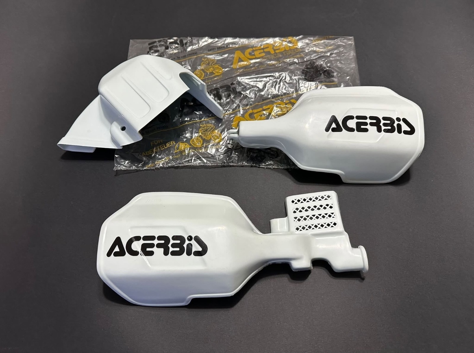 Handguards and rear caliper guard kit Honda XR 250R 91-95 & XR 600R 91-99 Handguards and rear caliper guard kit Honda XR 250R 91-95 & XR 600R 91-99