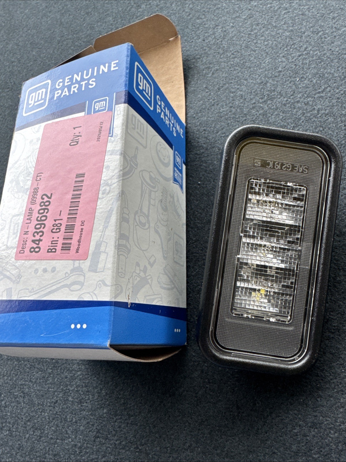 2019-2025 Silverado Sierra 1500 2500 3500 HD NEW OEM Bed Cargo Light 84396982