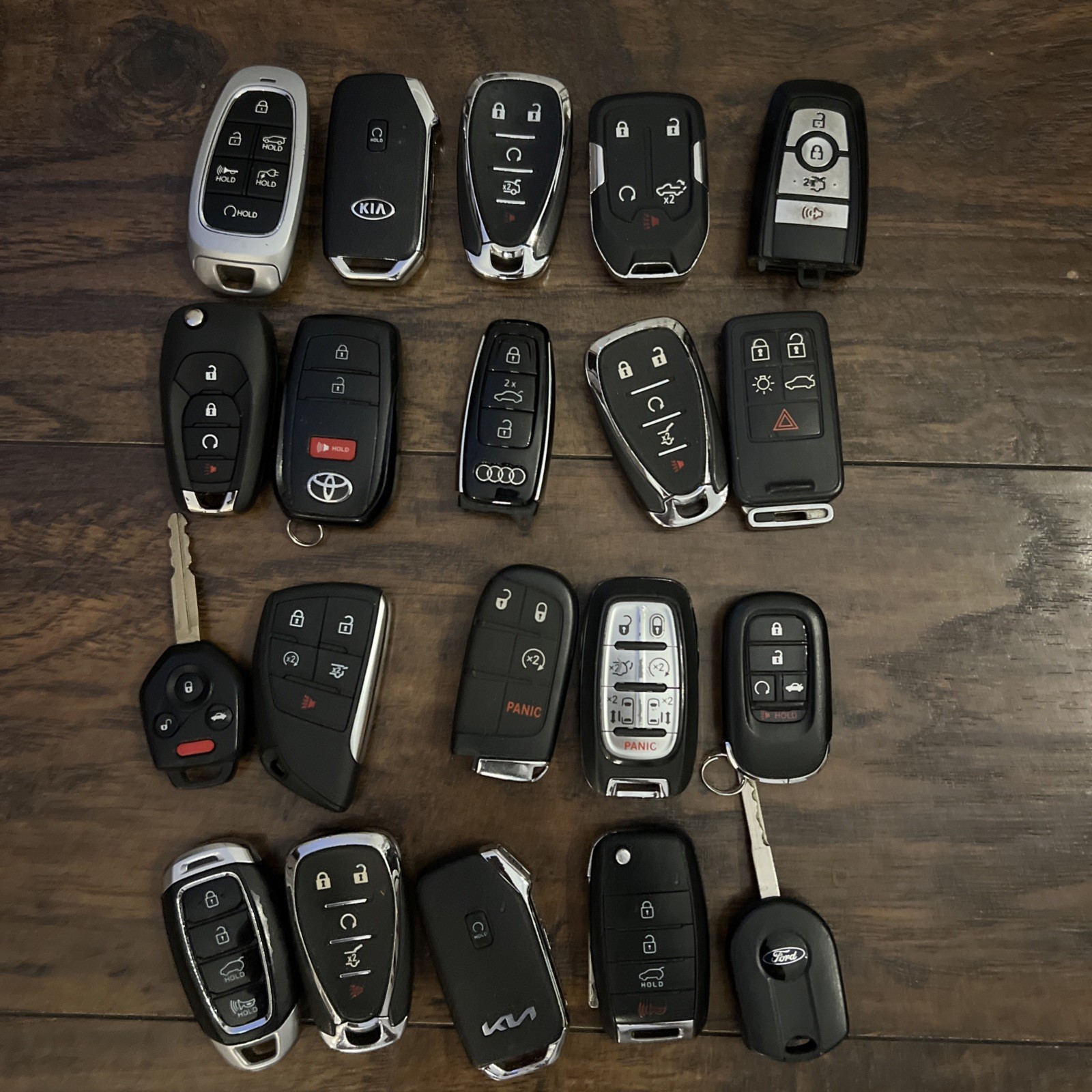 LOT OF 20 Key Fobs & remotes CHEVY GMC JEEP BMW TOYOTA KIA LEXUS NISSAN LOT OF 20 Key Fobs & remotes CHEVY GMC JEEP BMW TOYOTA KIA LEXUS NISSAN