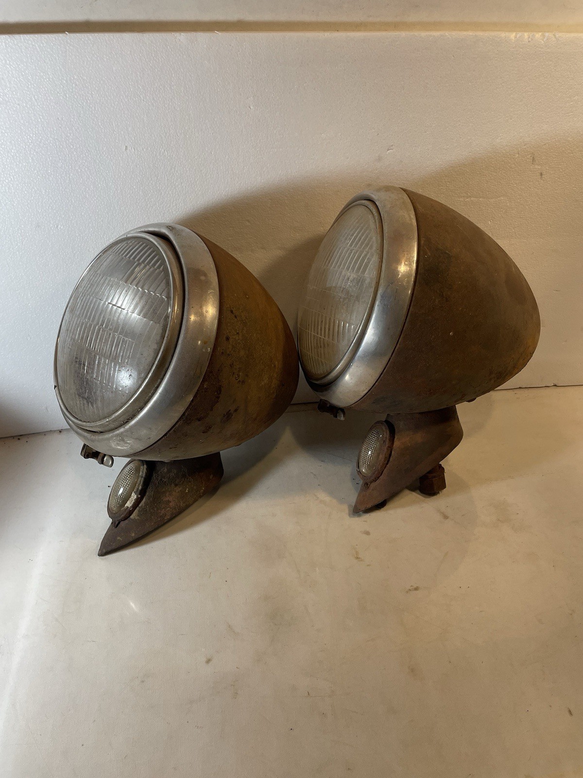 Vintage 1940 1941 Ford Truck Fender Mount Headlights Ratrod Horrid Vintage 1940 1941 Ford Truck Fender Mount Headlights Ratrod Horrid