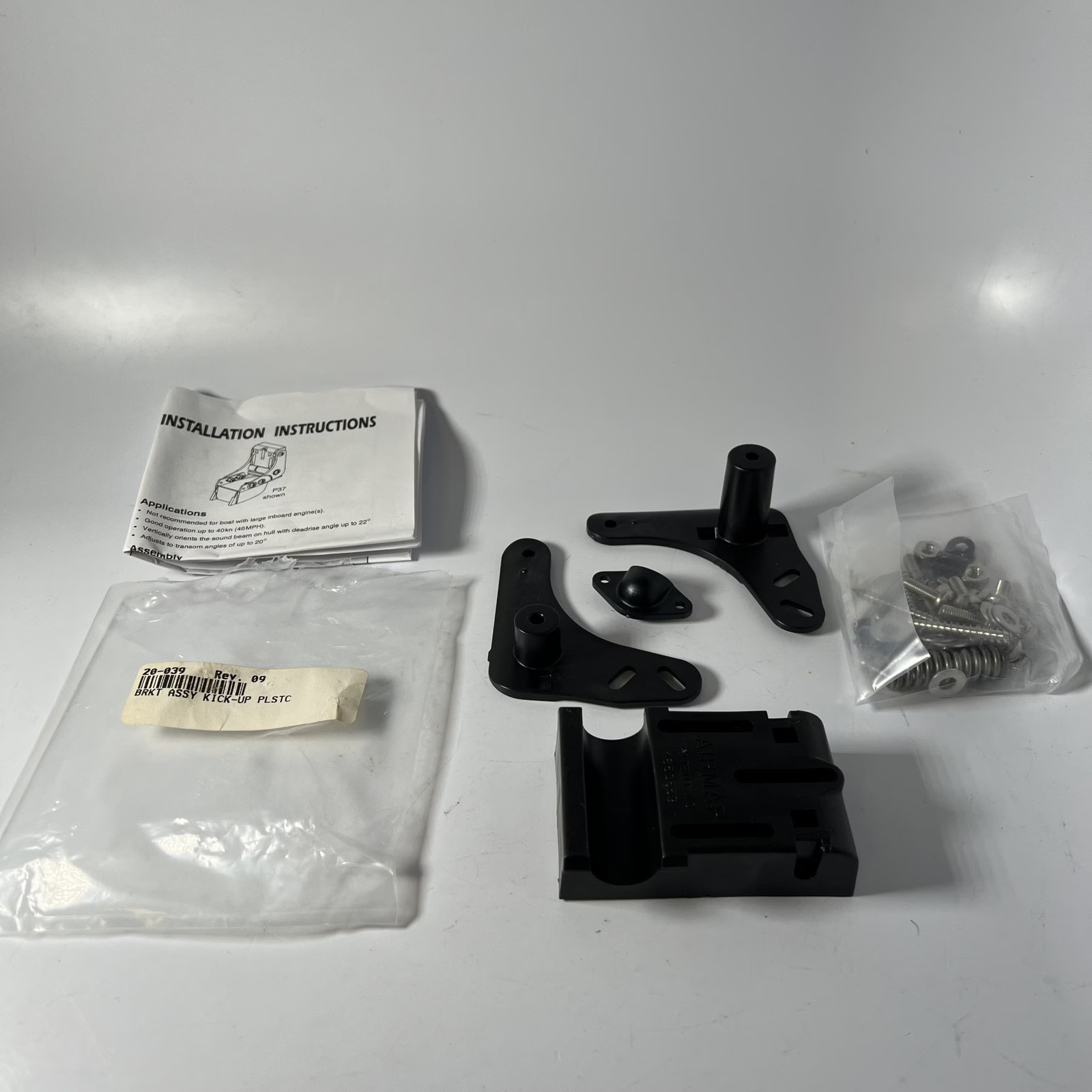 Airmar 20-039 Plastic Transom Transducer Kick Up Bracket f P37 P52 P55 - NEW