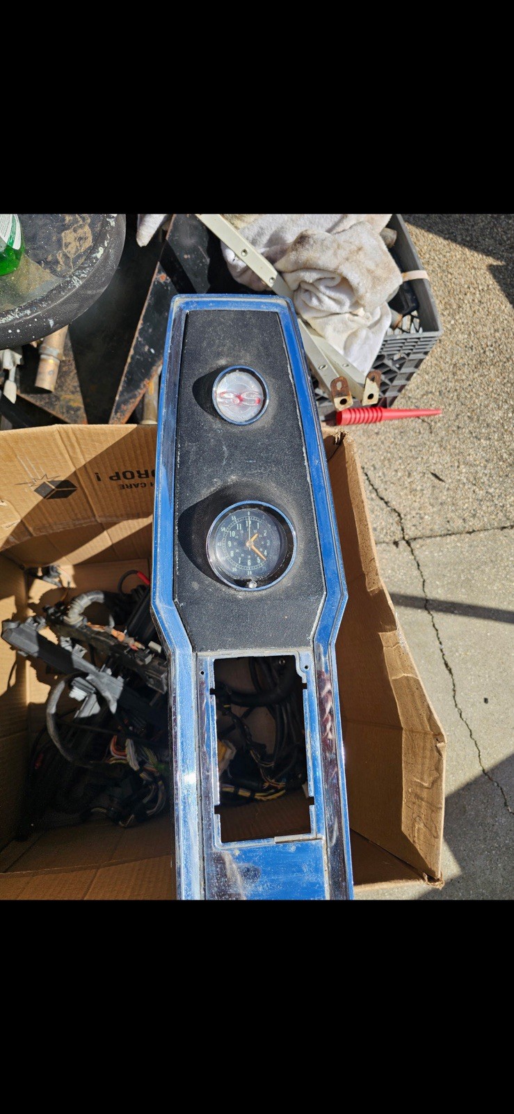 1960S Chevrolet CHEVY Metal CENTER Console With Working Clock Very Rare 1960S Chevrolet CHEVY Metal CENTER Console With Working Clock Very Rare