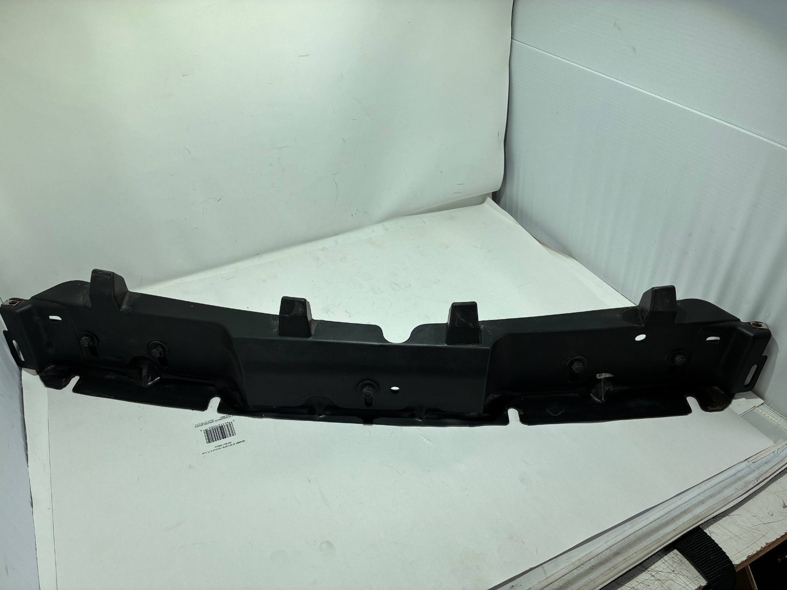 2006-2010 SATURN SKY FRONT BUMPER GRILLE CENTER SUPPORT 25802339 OEM 06-10