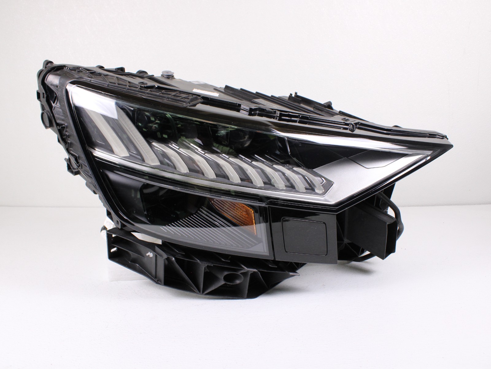 COMPLETE NICE 2019-2023 AUDI Q8 SQ8 RIGHT PASSENGER MATRIX LED HEADLIGHT OEM COMPLETE NICE 2019-2023 AUDI Q8 SQ8 RIGHT PASSENGER MATRIX LED HEADLIGHT OEM