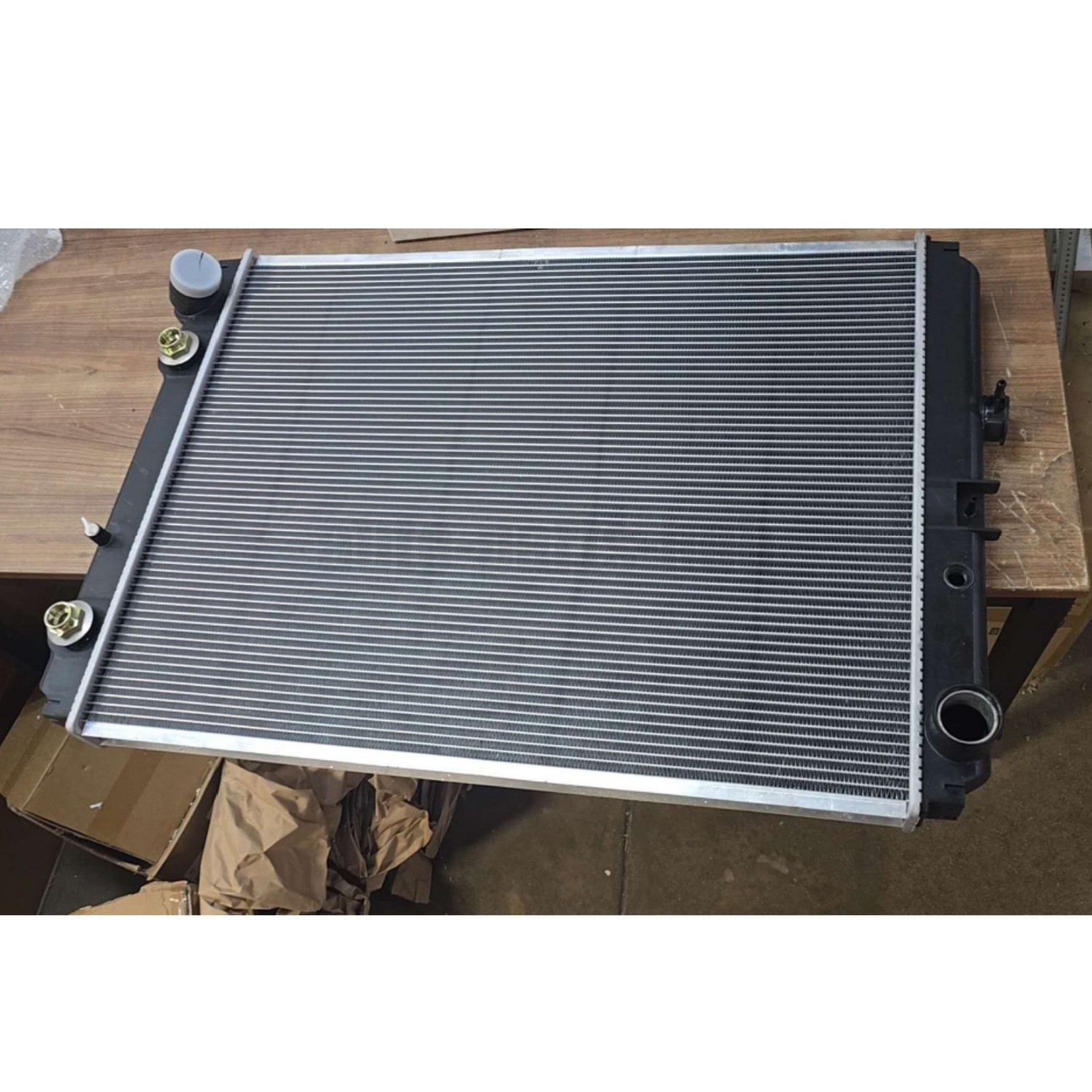 Radiator for HINO 258 268 338 2011-2015 16400E0E31 16400-E0E30 16400E0E30 590029