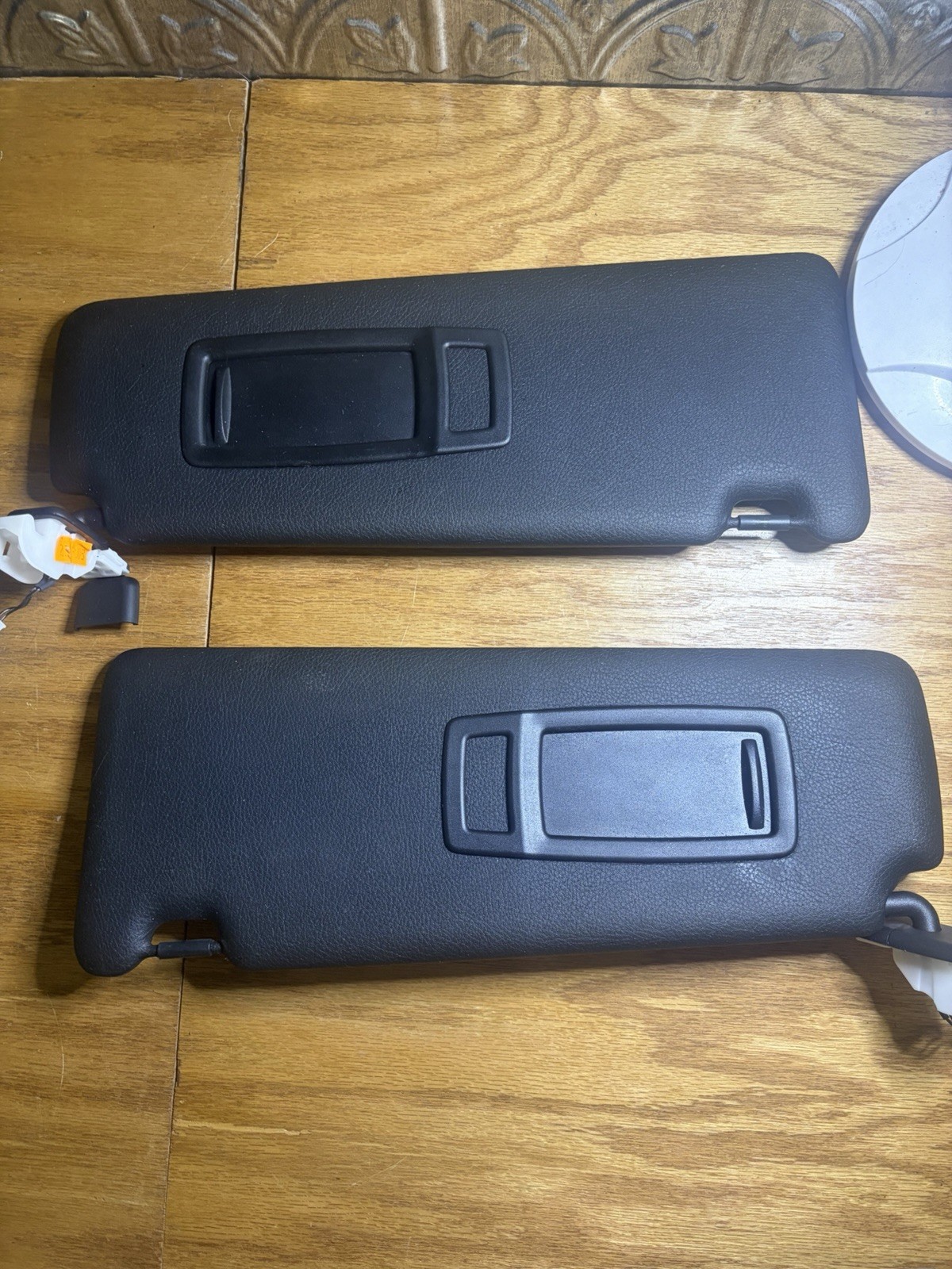 12-19 BMW 3 4 SERIES (F30 F31 F32 F33) FRONT LEFT & RIGHT SUNVISOR SET (Black) 12-19 BMW 3 4 SERIES (F30 F31 F32 F33) FRONT LEFT & RIGHT SUNVISOR SET (Black)