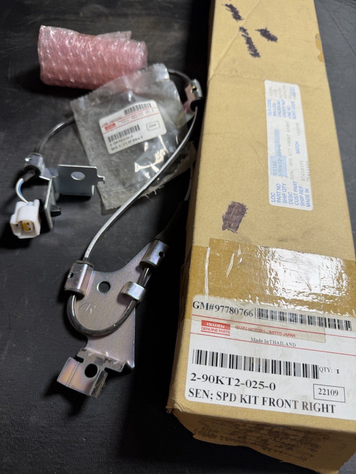 Genuine Isuzu OEM Front Right ABS Wheel Speed Sensor Kit 2-90KT2-025-0 97780766