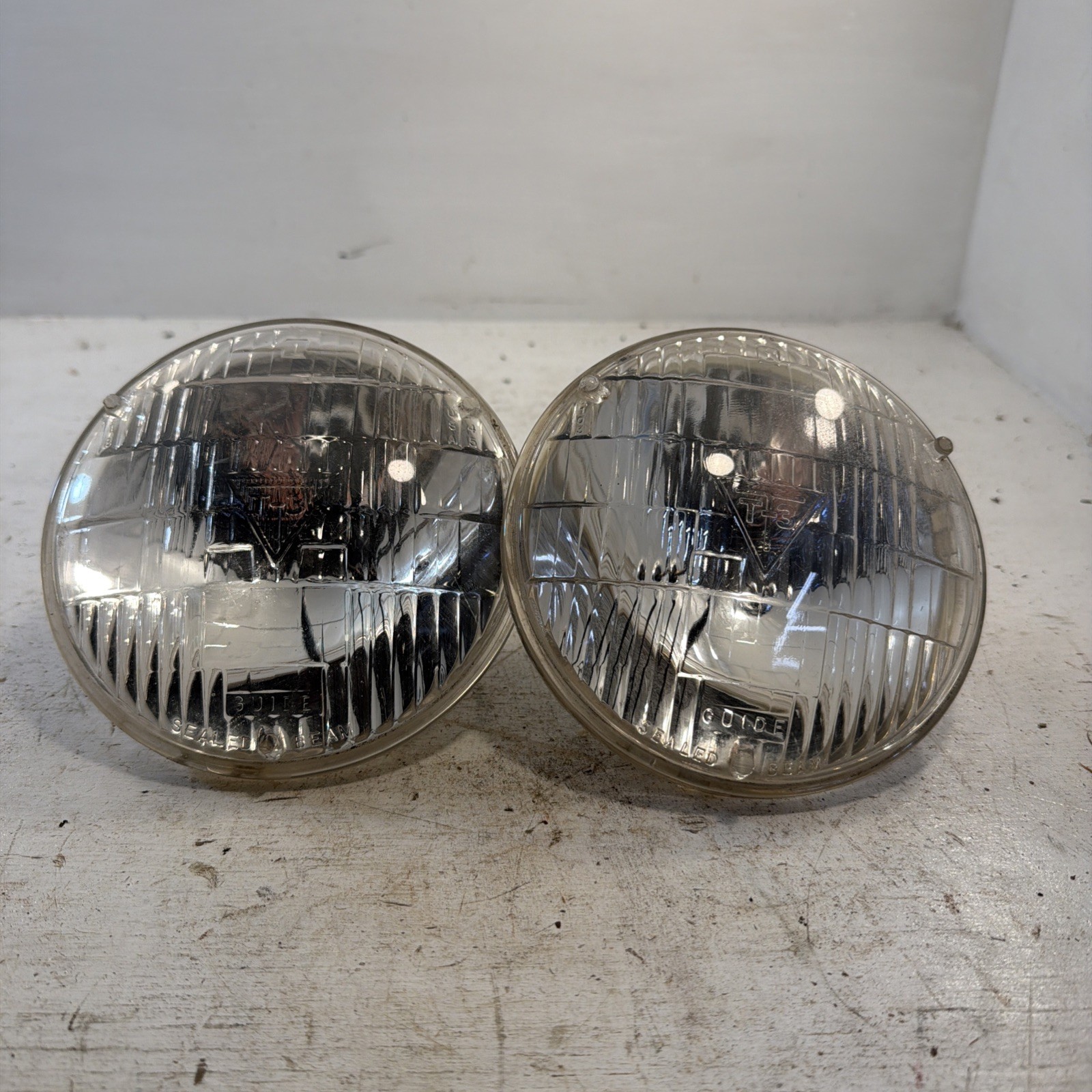 Lot of 2 NOS GM Guide T3 High Beam Sealed Beam Headlights Camaro Mustang Datsun Lot of 2 NOS GM Guide T3 High Beam Sealed Beam Headlights Camaro Mustang Datsun