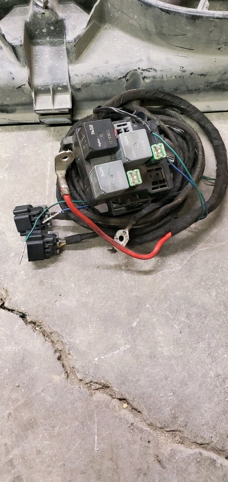 GM Full Size Truck and SUV Dual Electric Radiator Cooling Fan Module and Wiring